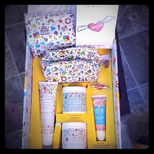 First Aid Beauty 10 year anniversary set